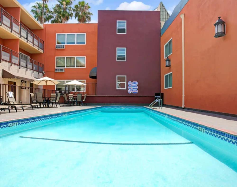 The Live Hotel Los Angeles