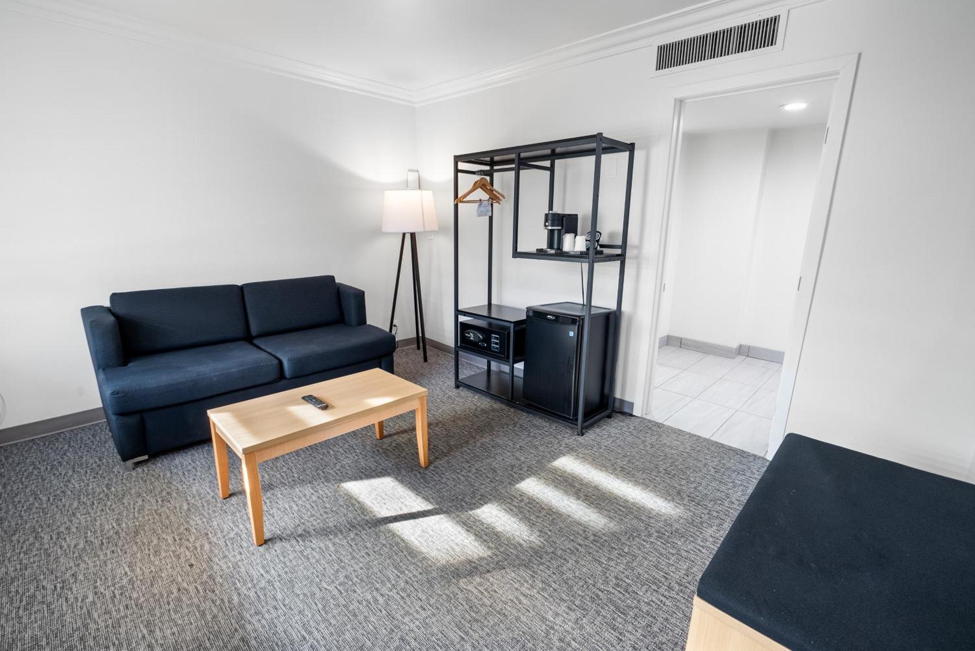 Hotel The Live