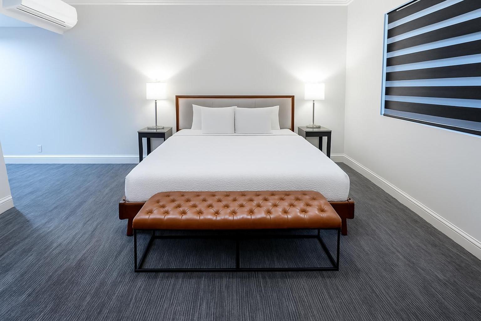 Hotel The Live