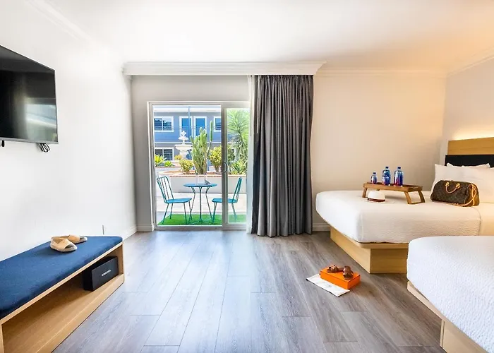 The Live Hotel
